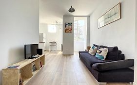 Charmant Appartement Renove - Central & Spacieux - Les Freres De La Loc'